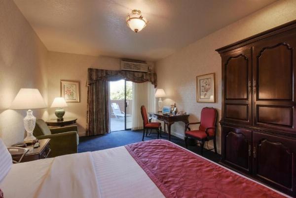 Carlyle Hotel image 7
